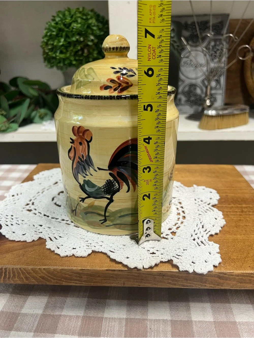 Rooster canister ceramic well equipped kitchen decor farmhouse country